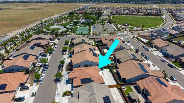 566 Albany St, Lathrop, CA 95330