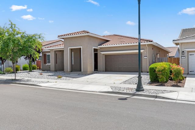 566 Albany St, Lathrop, CA 95330