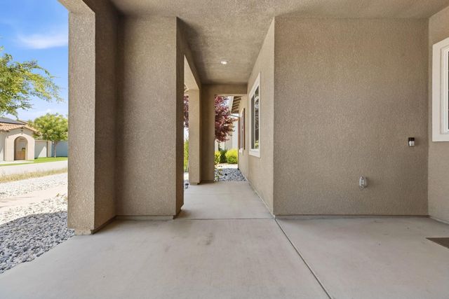 566 Albany St, Lathrop, CA 95330
