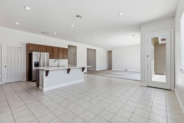 566 Albany St, Lathrop, CA 95330