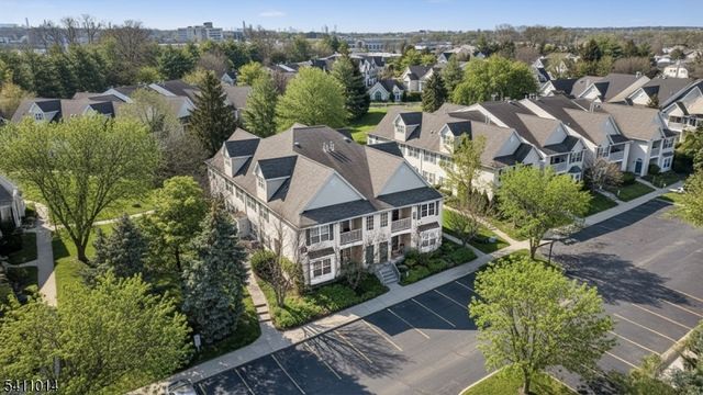 240 Cambridge Ct, Clifton City, NJ 07014