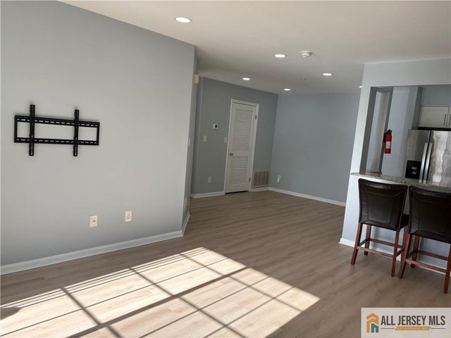 1027 Waterford Drive 1027, Edison, NJ 08817