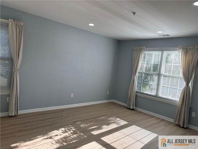 1027 Waterford Drive 1027, Edison, NJ 08817