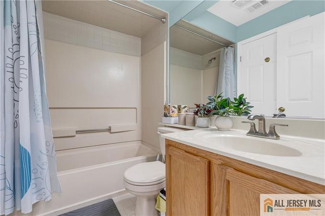 1027 Waterford Drive 1027, Edison, NJ 08817