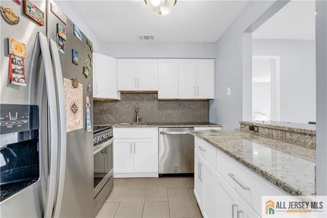 1027 Waterford Drive 1027, Edison, NJ 08817