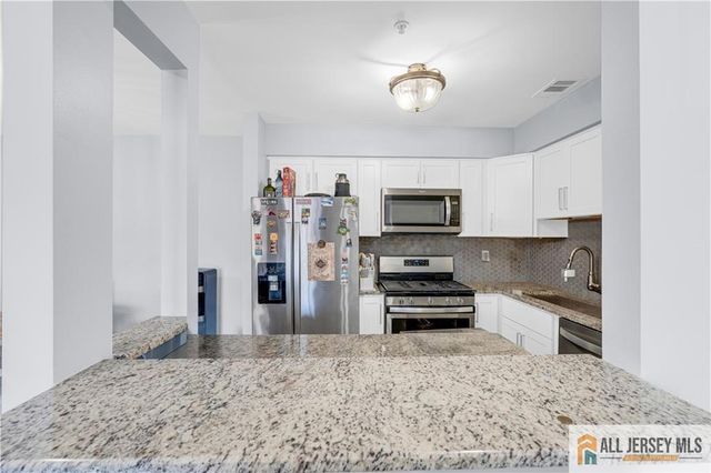 1027 Waterford Drive 1027, Edison, NJ 08817