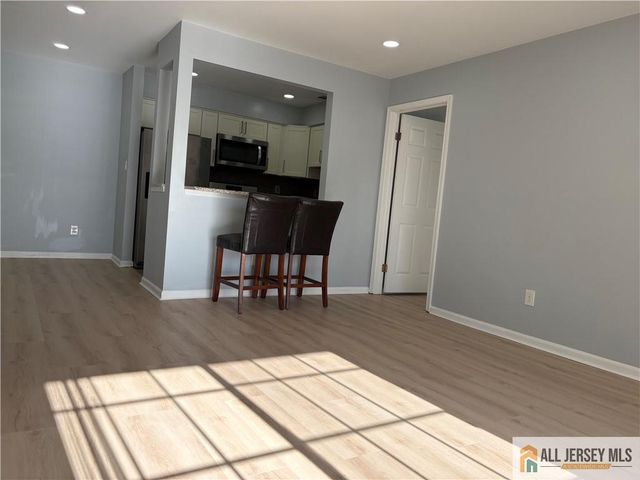 1027 Waterford Drive 1027, Edison, NJ 08817