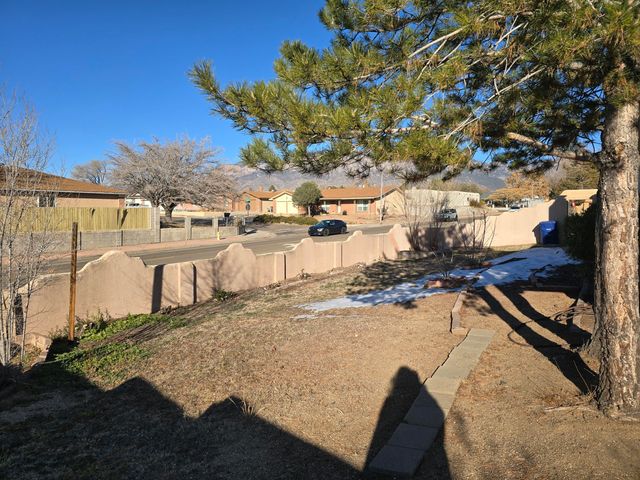 5231 Purcell Drive NE, Albuquerque, NM 87111