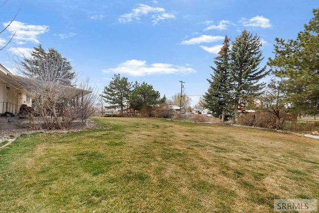 275 Park Street, Newdale, ID 83436