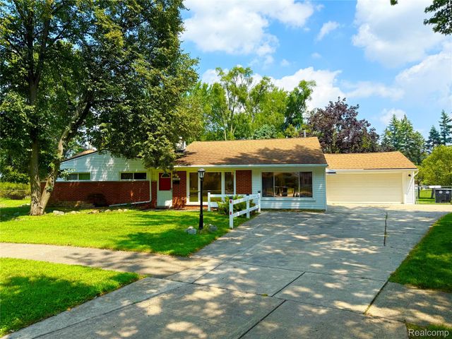 18582 Whitby Street, Livonia, MI 48152