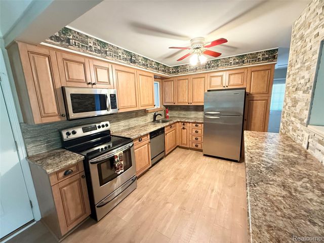 18582 Whitby Street, Livonia, MI 48152