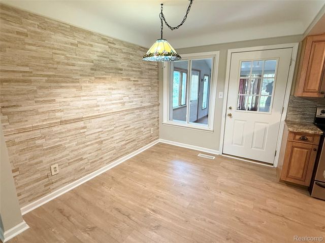 18582 Whitby Street, Livonia, MI 48152