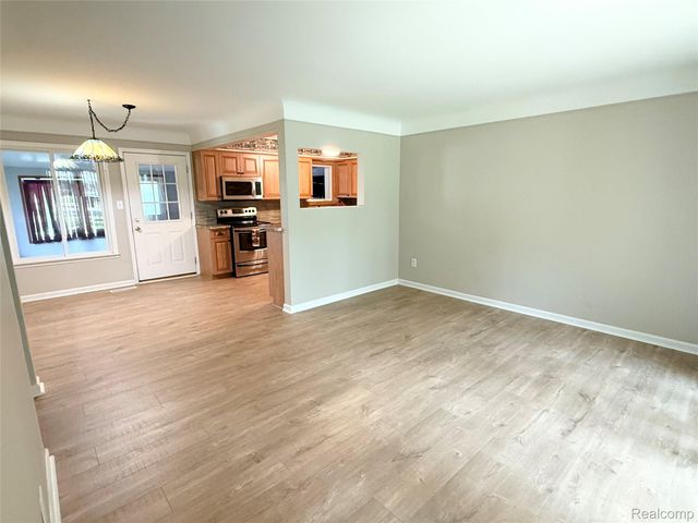 18582 Whitby Street, Livonia, MI 48152