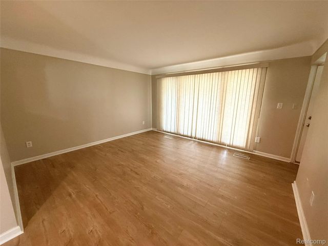 18582 Whitby Street, Livonia, MI 48152