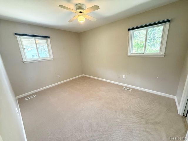 18582 Whitby Street, Livonia, MI 48152