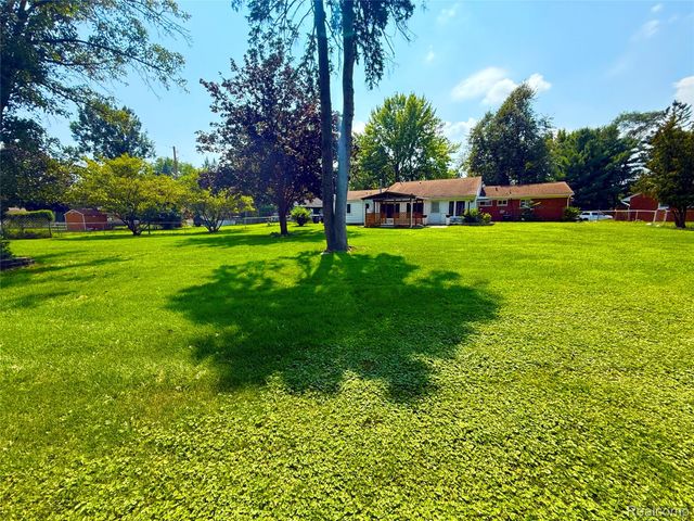 18582 Whitby Street, Livonia, MI 48152