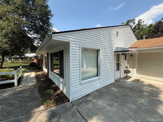 18582 Whitby Street, Livonia, MI 48152