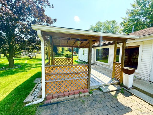 18582 Whitby Street, Livonia, MI 48152