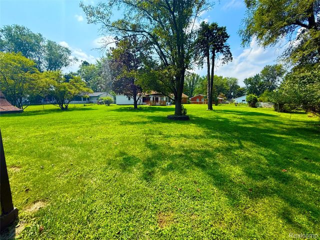 18582 Whitby Street, Livonia, MI 48152