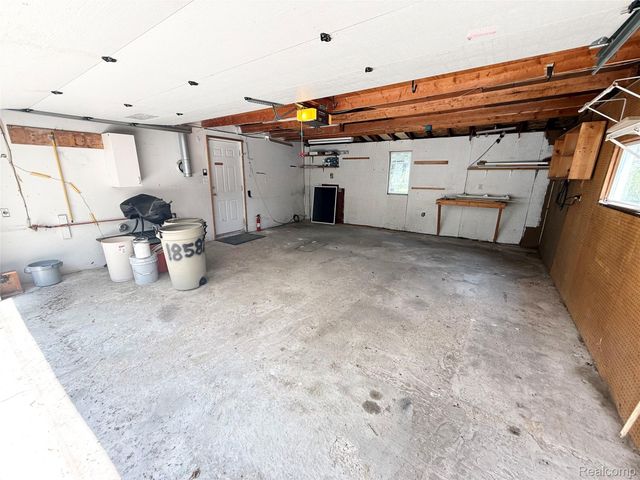 18582 Whitby Street, Livonia, MI 48152