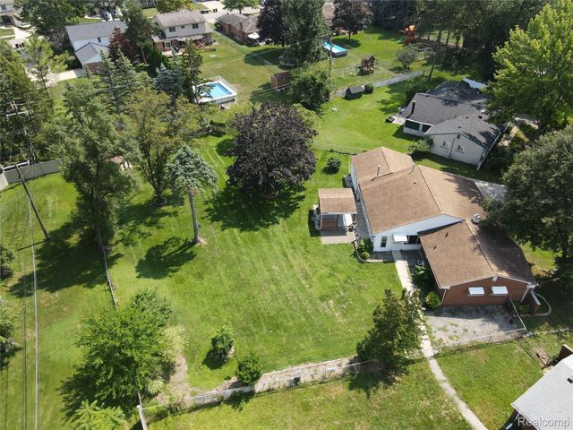 18582 Whitby Street, Livonia, MI 48152