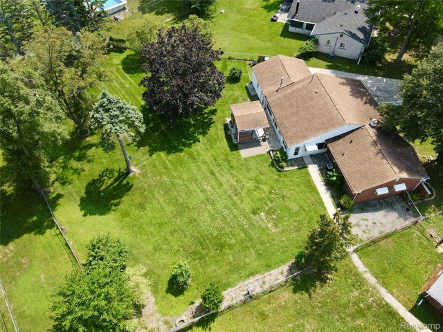 18582 Whitby Street, Livonia, MI 48152