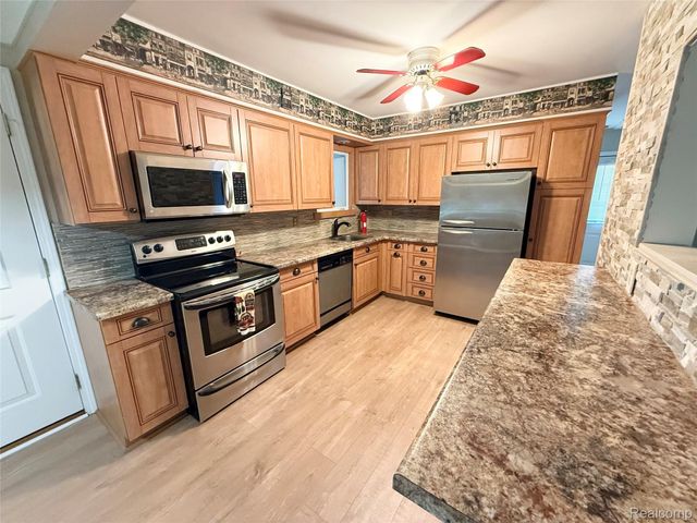 18582 Whitby Street, Livonia, MI 48152