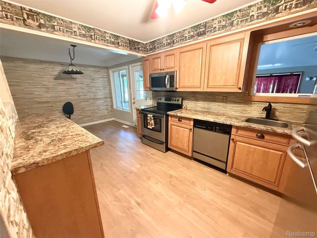 18582 Whitby Street, Livonia, MI 48152