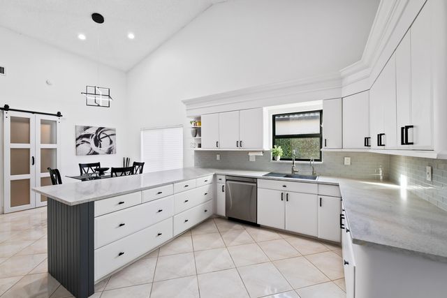 8505 NW 77th Street, Tamarac, FL 33321