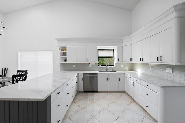 8505 NW 77th Street, Tamarac, FL 33321