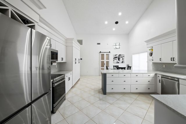 8505 NW 77th Street, Tamarac, FL 33321