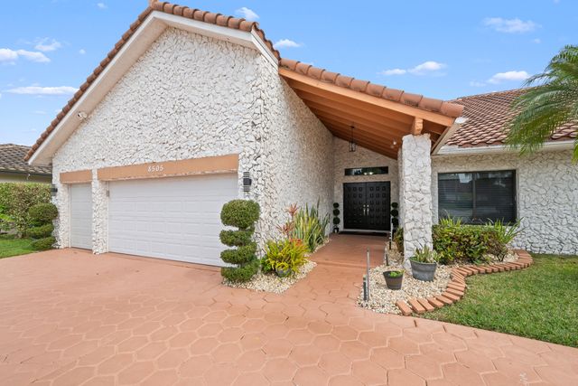 8505 NW 77th Street, Tamarac, FL 33321