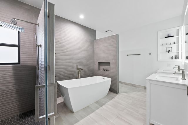 8505 NW 77th Street, Tamarac, FL 33321