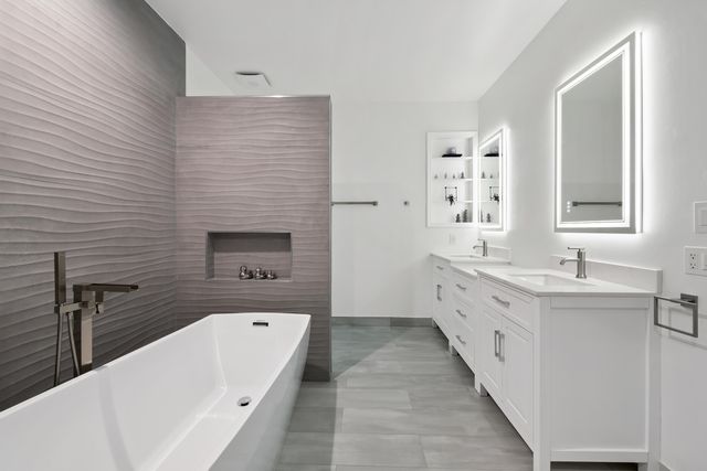 8505 NW 77th Street, Tamarac, FL 33321