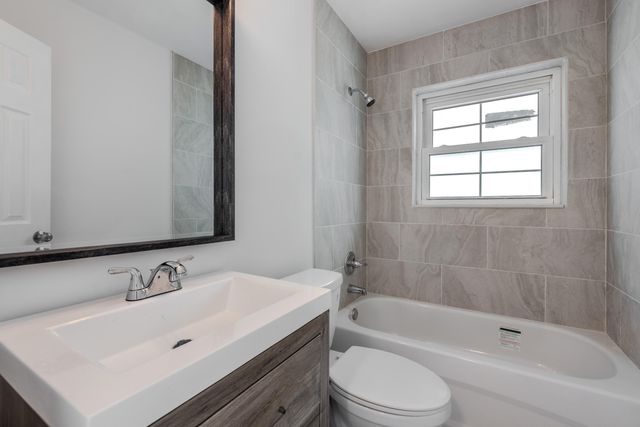925 S Pine Street, Lake Worth, FL 33460