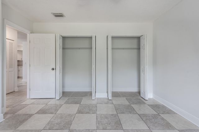 925 S Pine Street, Lake Worth, FL 33460
