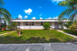 925 S Pine Street, Lake Worth, FL 33460