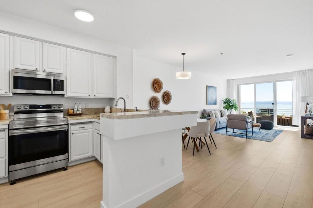 Image 3 of property listing at 101 Crescent Way 2108, San Francisco, CA 94134