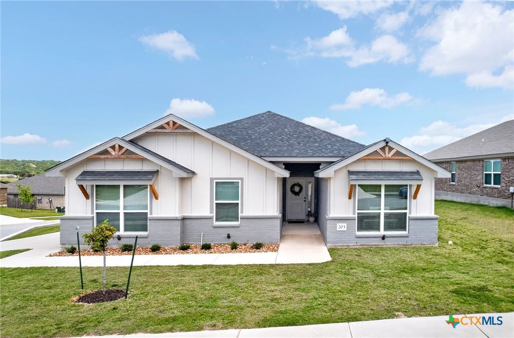 Image 1 of property listing at 203 Fawn Ridge Drive, Copperas Cove, TX 76522