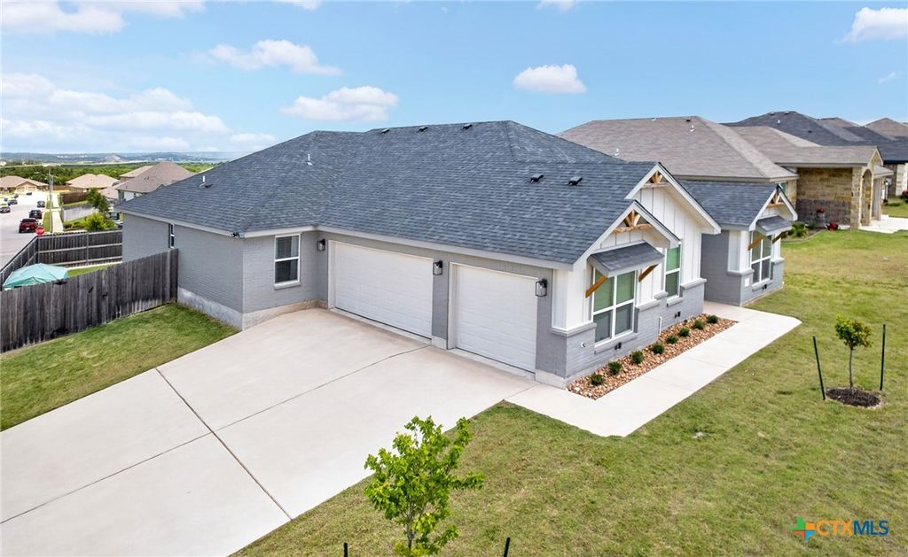 Image 2 of property listing at 203 Fawn Ridge Drive, Copperas Cove, TX 76522