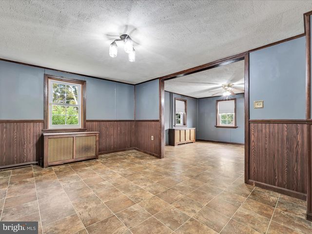 6 W WOOD ST, Pine Grove, PA 17963