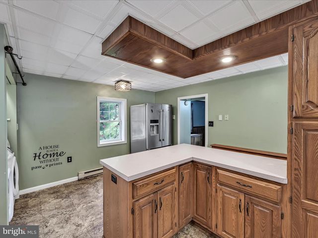6 W WOOD ST, Pine Grove, PA 17963
