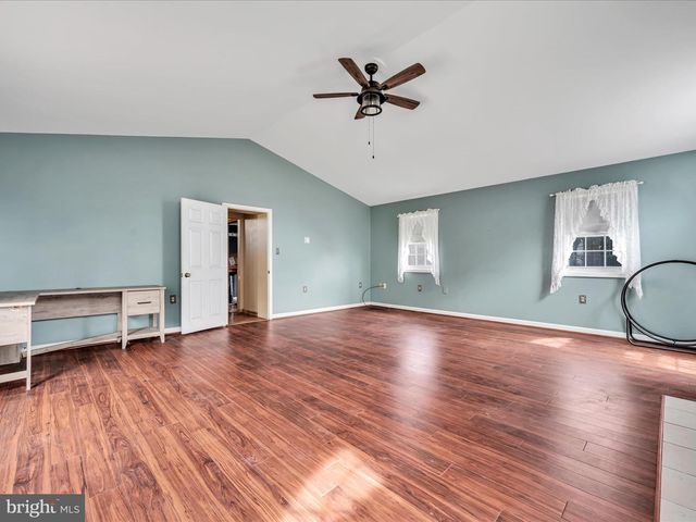 6 W WOOD ST, Pine Grove, PA 17963