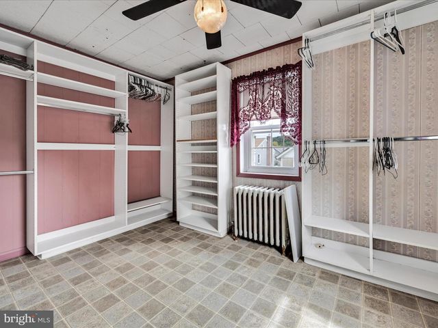 6 W WOOD ST, Pine Grove, PA 17963