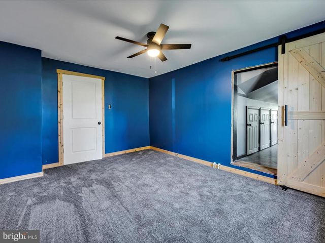 6 W WOOD ST, Pine Grove, PA 17963