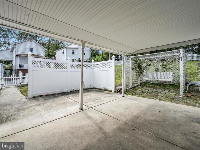 6 W WOOD ST, Pine Grove, PA 17963