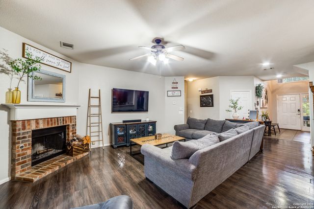 10106 RAMBLIN RIVER RD, San Antonio, TX 78251