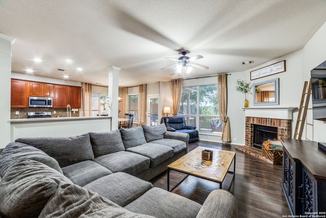 10106 RAMBLIN RIVER RD, San Antonio, TX 78251