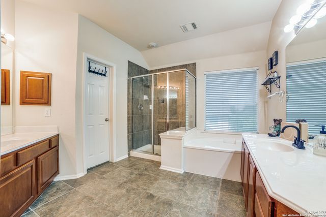 10106 RAMBLIN RIVER RD, San Antonio, TX 78251