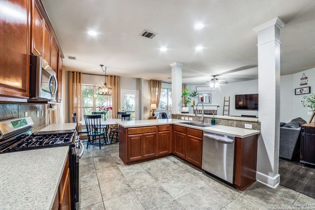 10106 RAMBLIN RIVER RD, San Antonio, TX 78251